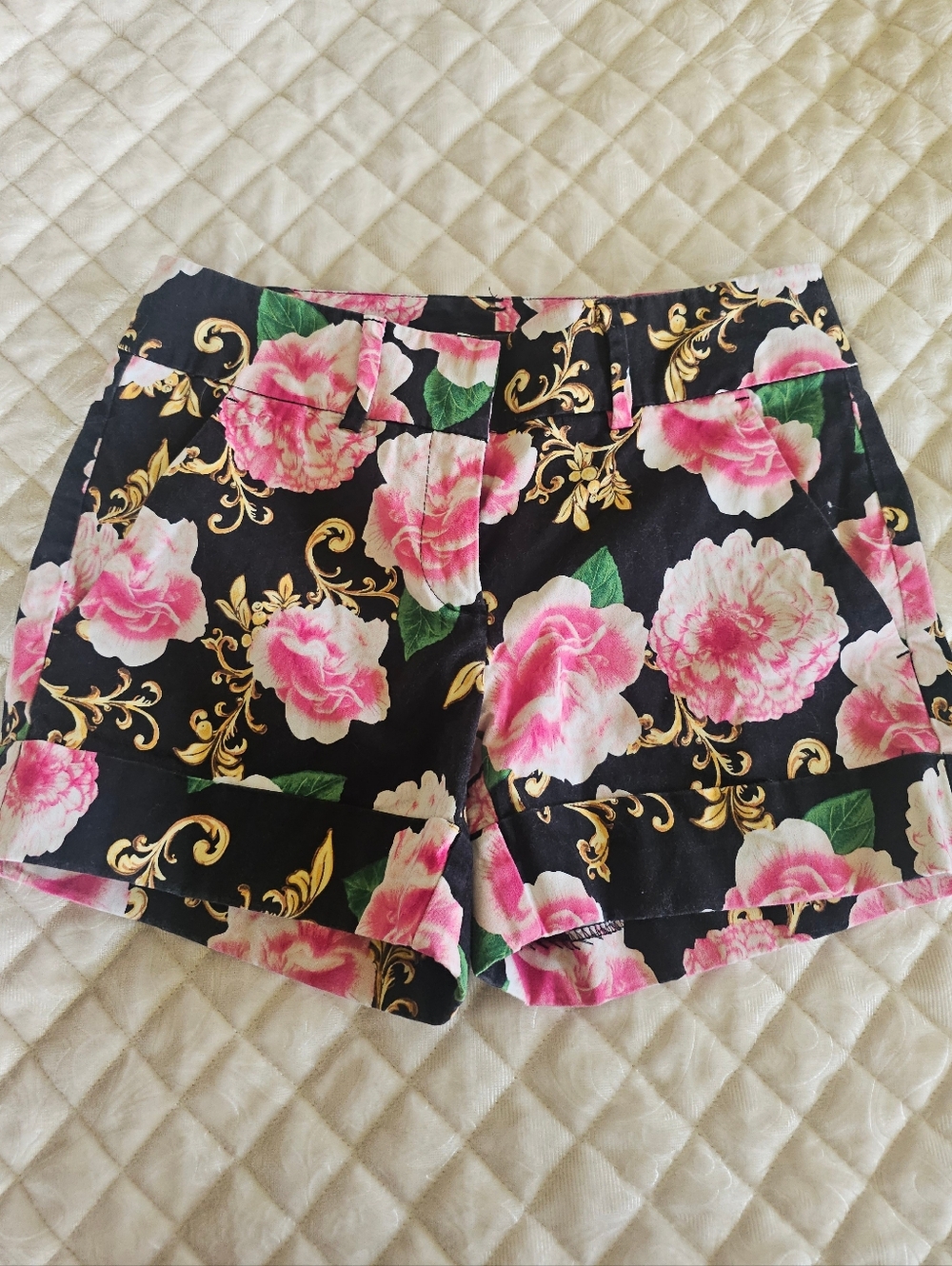 Nrw York & Company Floral Black and Pink Women's Shorts